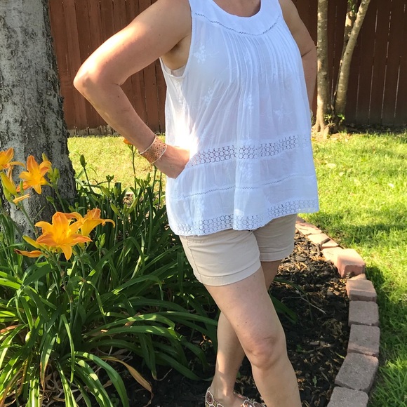 Embroidered Eyelet White Sleeveless Tunic M & L - Picture 3 of 6